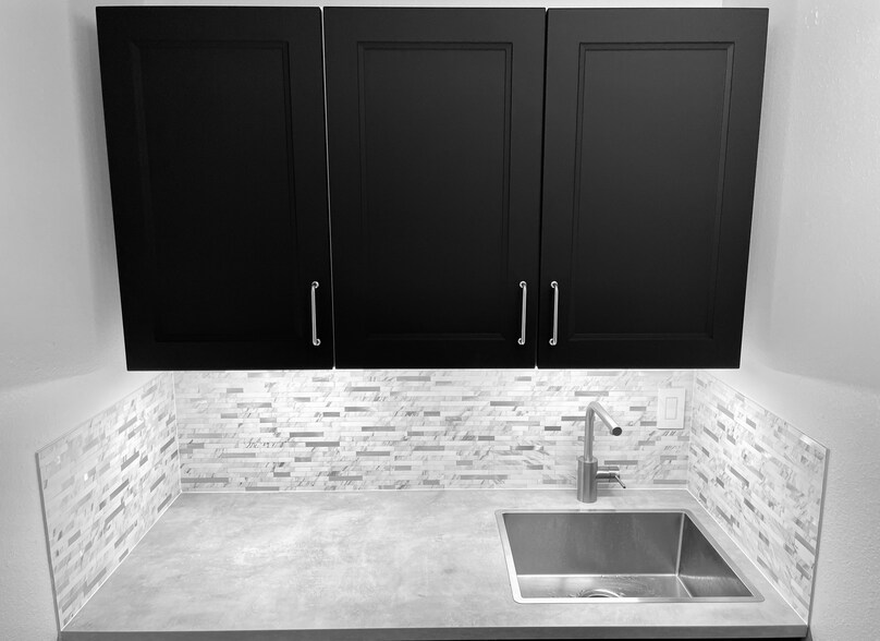 More Photos Of 1254-1256 W Cedar Ave, Denver Showroom For Sale