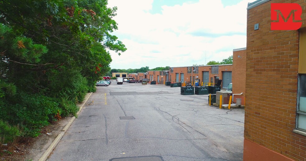 More Photos Of 95 Hoffman Ln, Islandia Warehouse For Lease