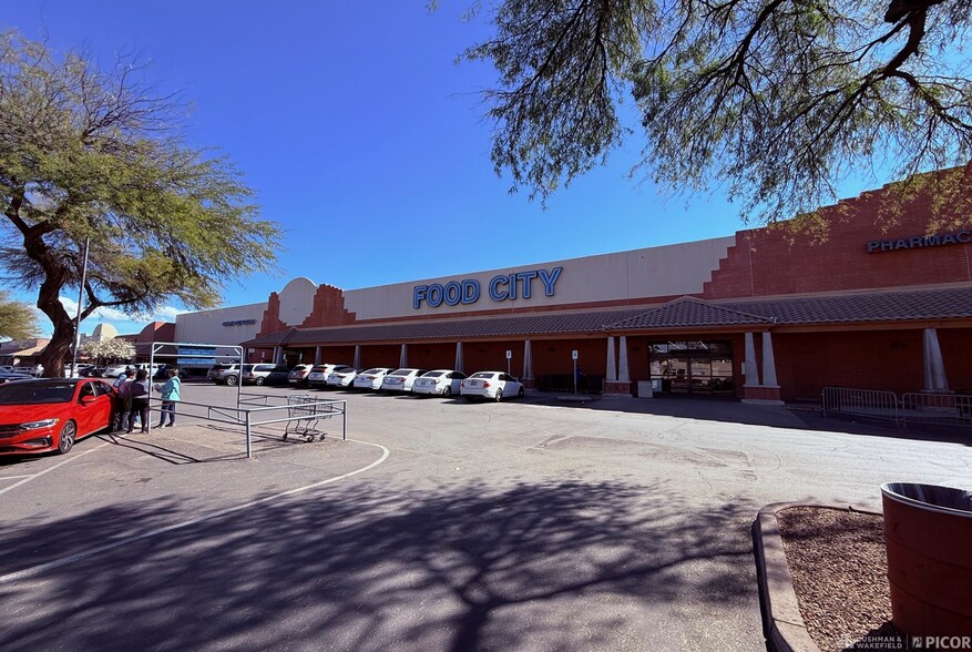 Primary Photo Of 251-492 Grand Court Plaza Dr, Nogales Unknown For Lease
