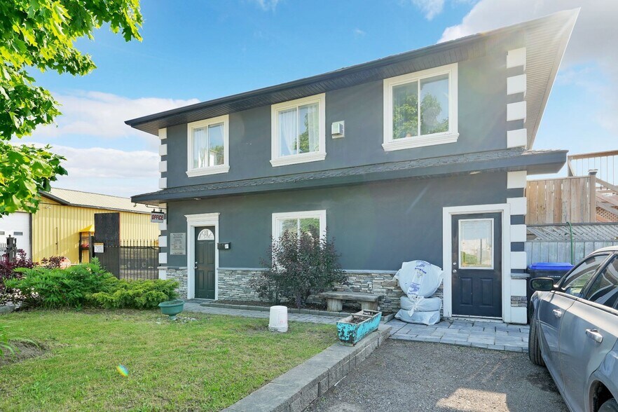 More Photos Of 8876 County Road 56, Utopia Warehouse For Sale