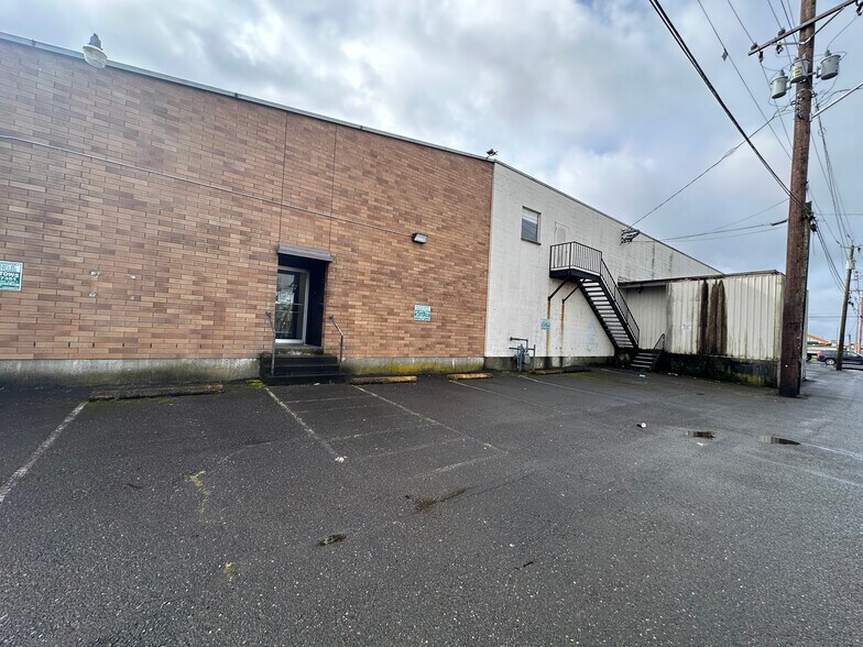 More Photos Of 315 S Michigan St, Aberdeen Office For Sale