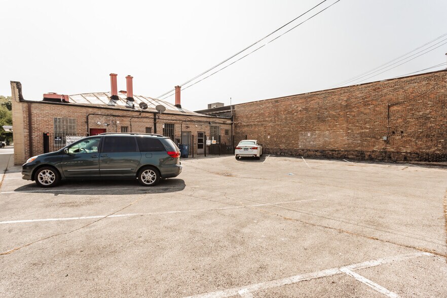 More Photos Of 6830 Cermak Rd, Berwyn Storefront Retail Office For Sale