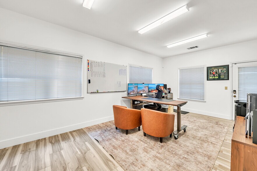 More Photos Of 1704 W 6th St, Austin Office Residential For Lease