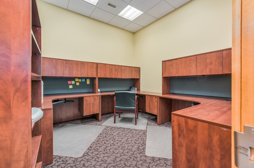 More Photos Of 4655 54th Ave NE, Calgary Warehouse For Sale