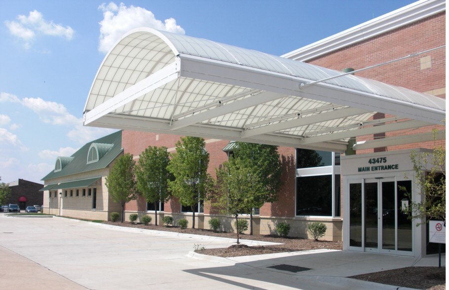 More Photos Of 43475 Dalcoma Dr, Clinton Township Medical For Lease