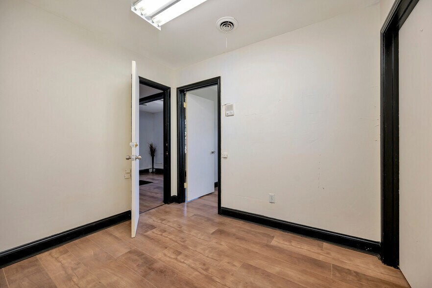 More Photos Of 2200 Evans Ave, Fort Worth Medical For Sale