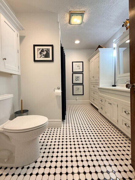 More Photos Of 2 Ash St E, Three Oaks General Retail For Sale