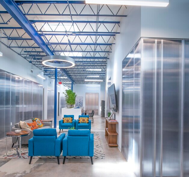 More Photos Of 8215 Long Point Rd, Houston Coworking Space