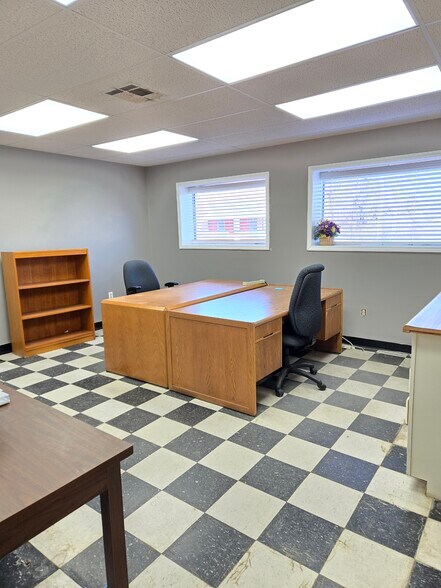 More Photos Of 111 E 5th St, Mound Valley Industrial For Sale