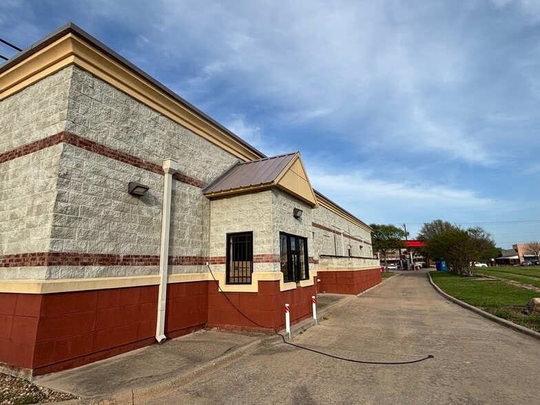 More Photos Of 2881 FM Road 157, Mansfield Restaurant For Lease