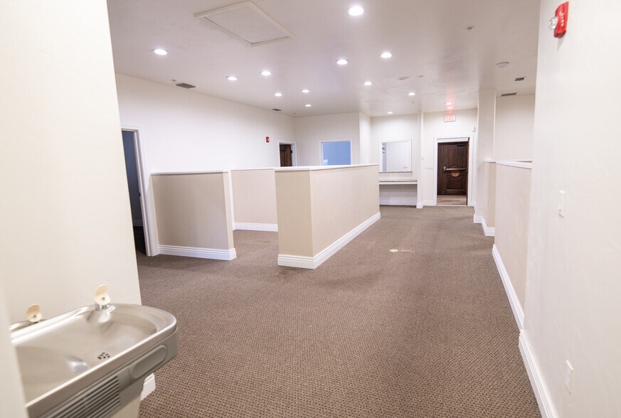 More Photos Of 2436-2438 Brunello Trace, Lutz Office For Lease