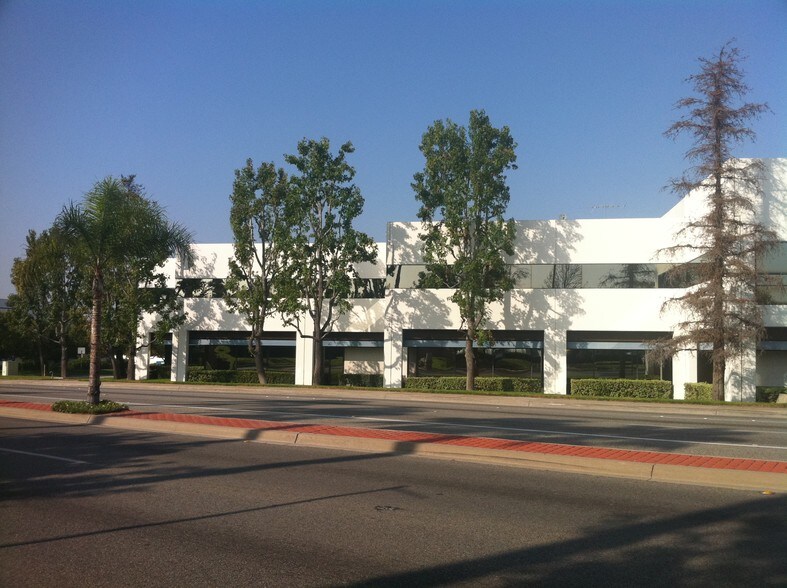 More Photos Of 12131 Telegraph Rd, Santa Fe Springs Office For Sale