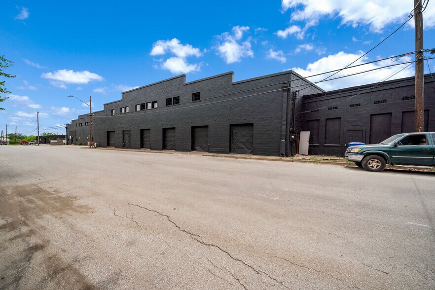 More Photos Of 200 Seguin St, San Antonio Manufacturing For Lease