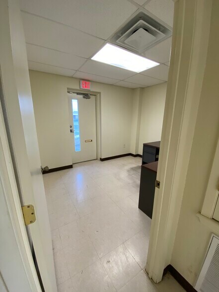 More Photos Of 438 Flournoy Rd, Alice Industrial For Lease