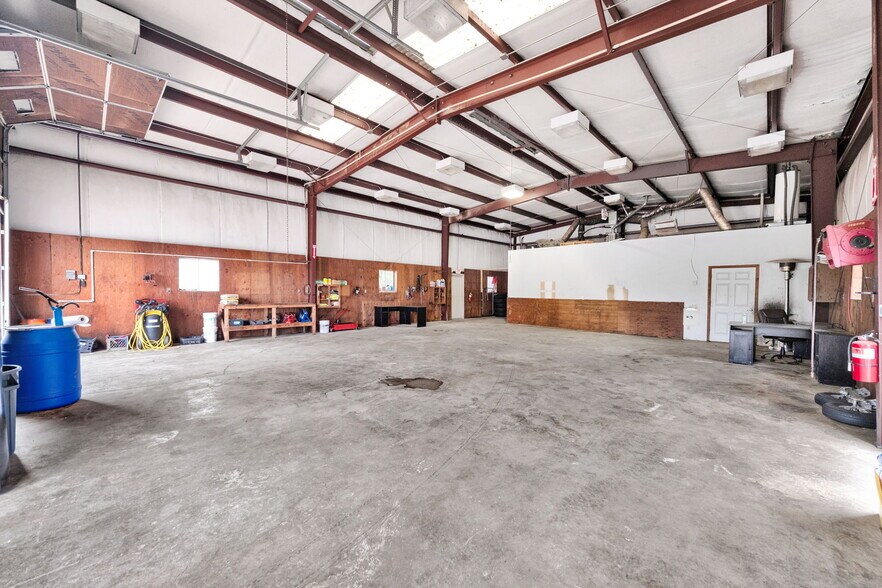 More Photos Of 5079 Old Summer Rd, Memphis General Retail For Sale
