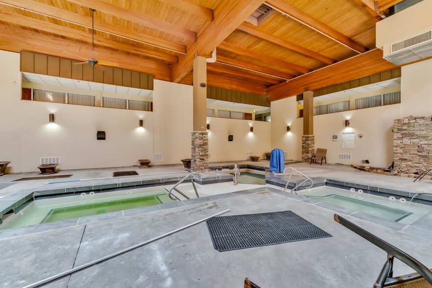 More Photos Of 201 Sugarloaf Rd, Hendersonville Hotel For Sale