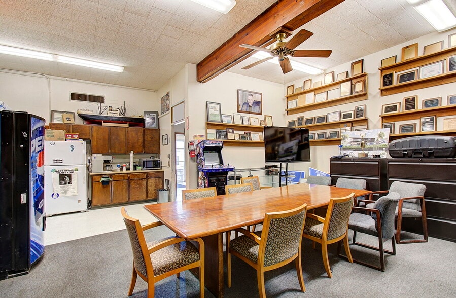 More Photos Of 1205 Ingalls St, Vancouver Lodge Meeting Hall For Sale