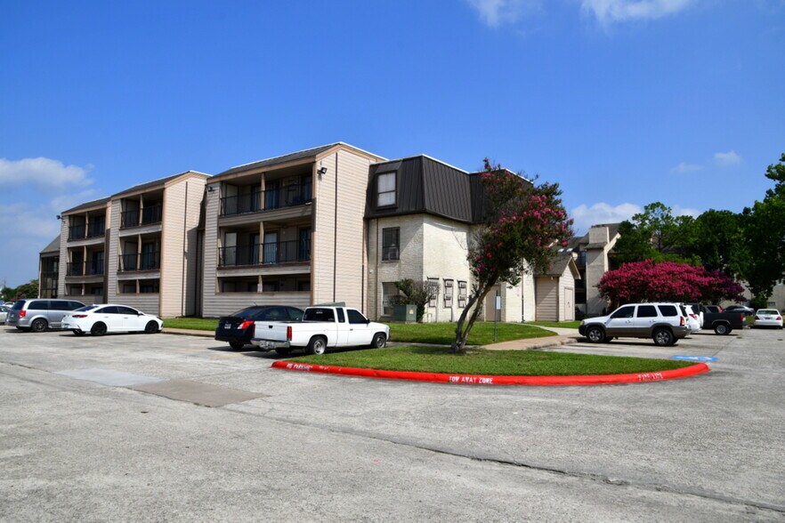 More Photos Of 206 Plaza Verde Dr, Houston Apartments For Sale