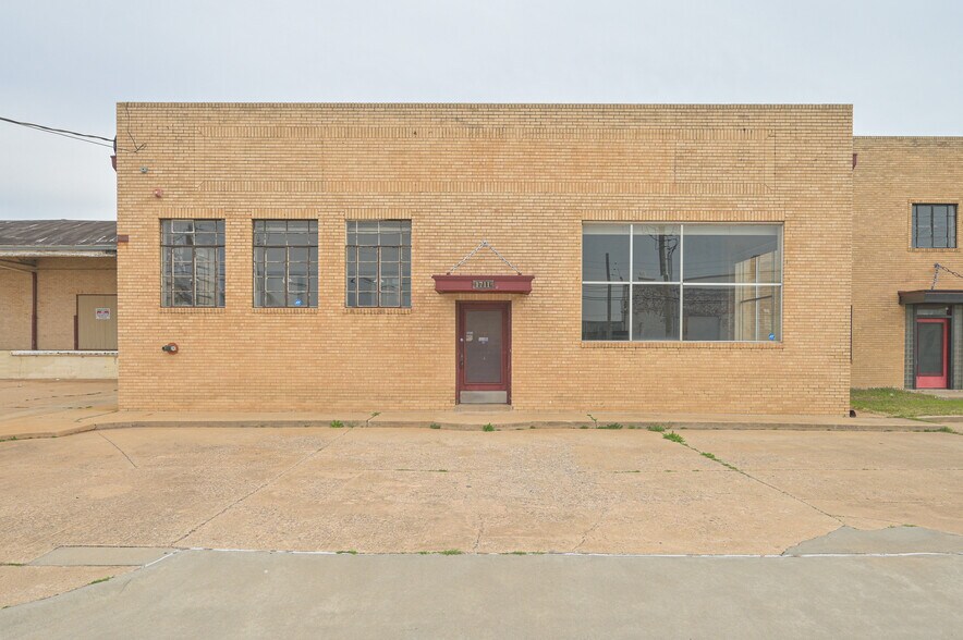 More Photos Of 1701 NW 5th St, Oklahoma City Warehouse For Sale