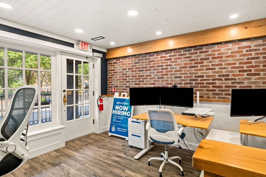 More Photos Of 1 Merrimac St, Newburyport Apartments For Lease