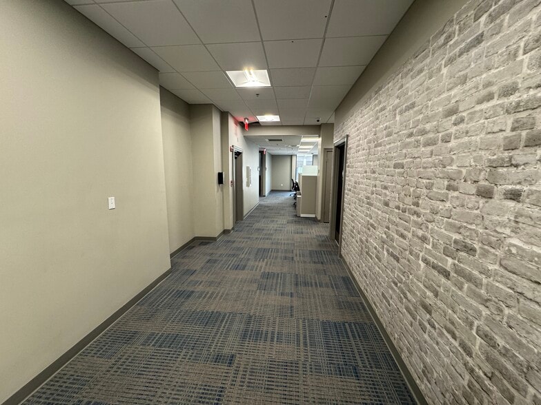 More Photos Of 1201 19th Pl, Vero Beach Office For Lease