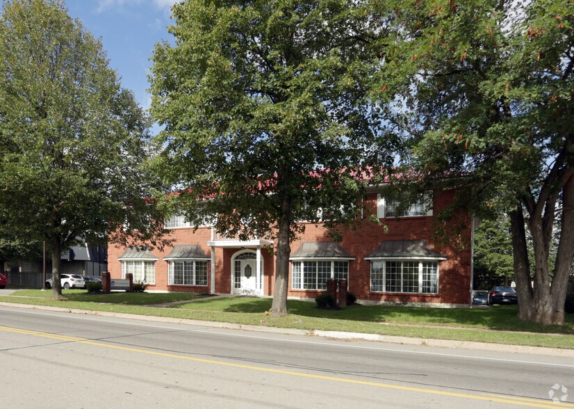 More Photos Of 215 Scott St, St Catharines Office For Lease