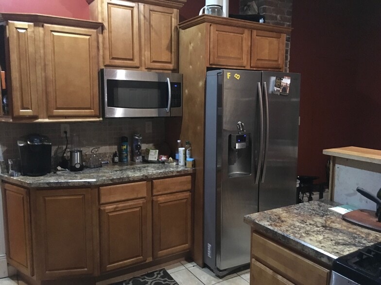 More Photos Of 71 Vine St, New Britain Apartments For Sale