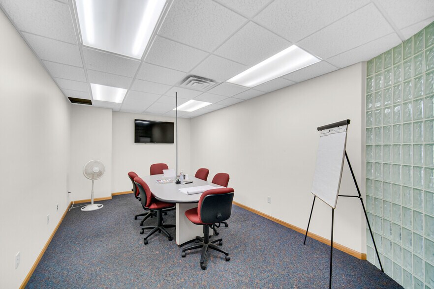More Photos Of 7045 Calumet Ave, Hammond Light Distribution For Sale
