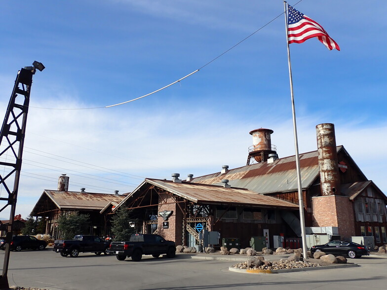 More Photos Of 555 S Geneva Rd, Lindon Freestanding For Sale