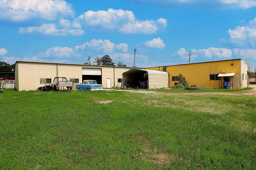 More Photos Of 23210 FM 1485, New Caney Service For Sale