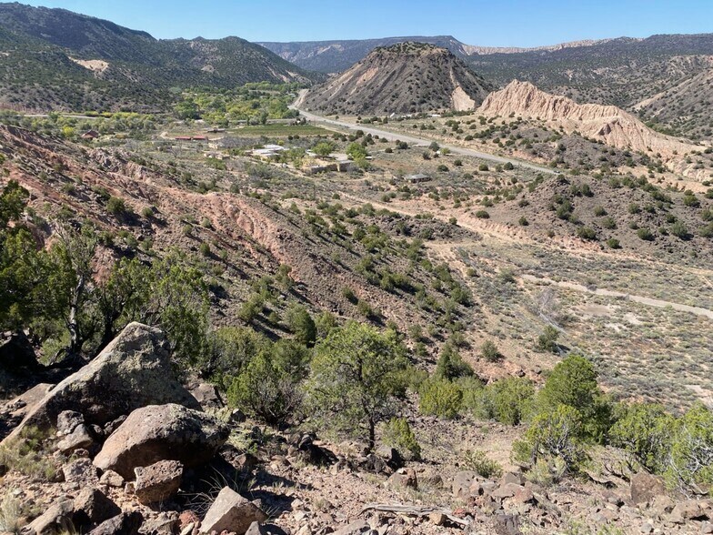 More Photos Of 7 Private Drive, Dixon Specialty For Sale