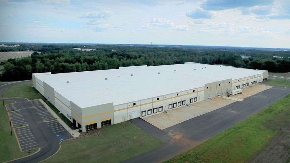 More Photos Of 2723 White Horse Rd, Greenville Distribution For Lease