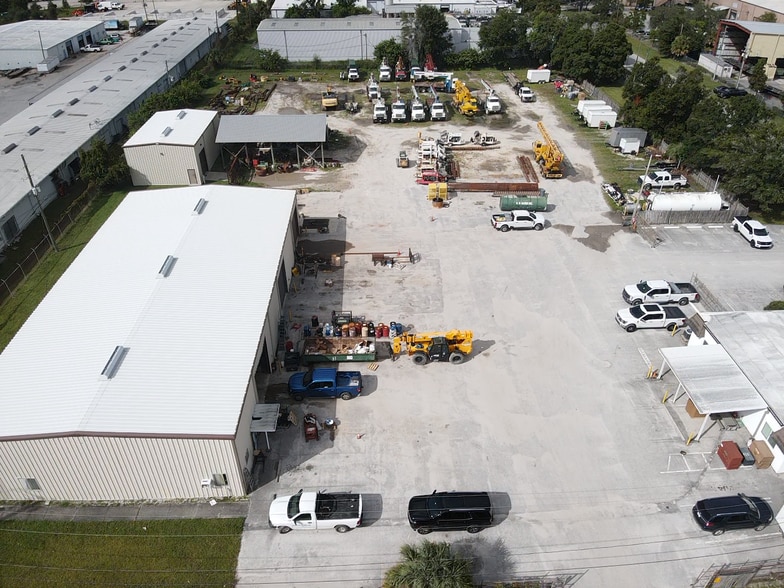 More Photos Of 12300 44th St N, Clearwater Warehouse For Lease