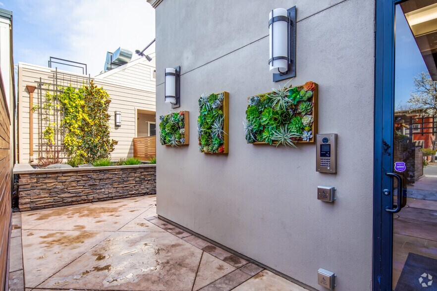 More Photos Of 312 Railroad Ave, Danville Storefront Retail Office For Lease