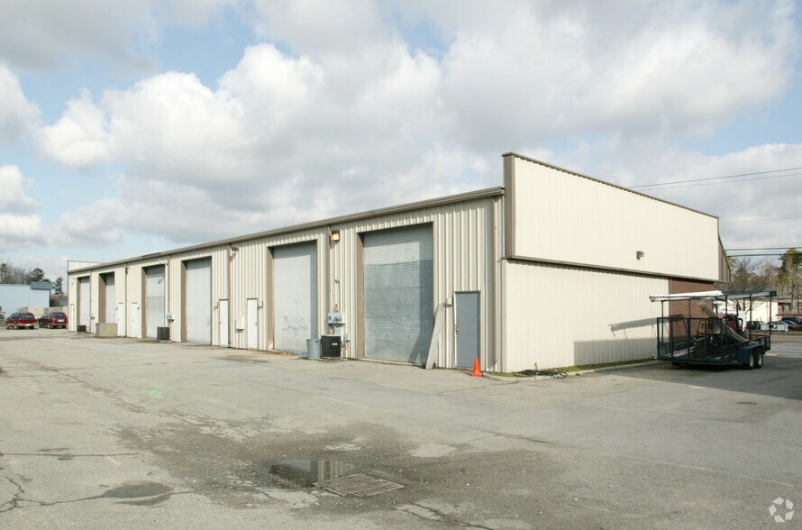 More Photos Of 3905 Holland Blvd, Chesapeake Light Manufacturing For Lease