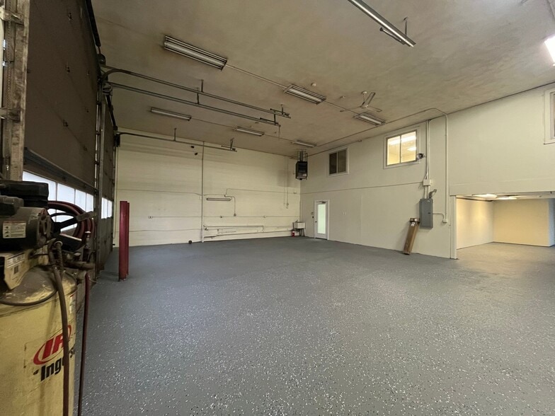 More Photos Of 47 Mitchell Rd, Ipswich Manufacturing For Lease