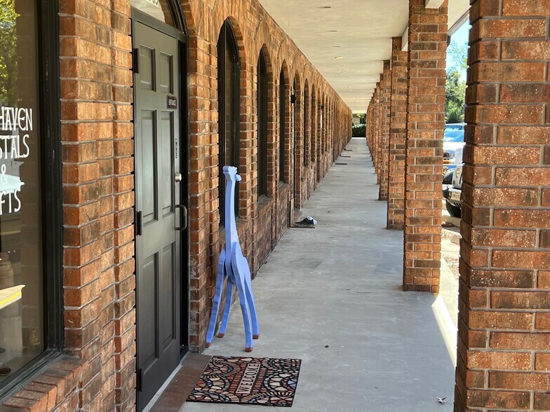 More Photos Of 3707 Fatta Dr, Dickinson Medical For Lease