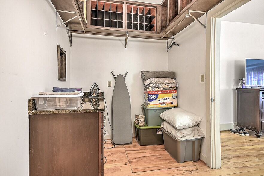 More Photos Of 529 State St, Bristol Storefront Retail Office For Sale