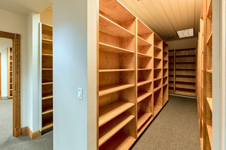 More Photos Of 717 Murphy Rd, Medford Medical For Sale