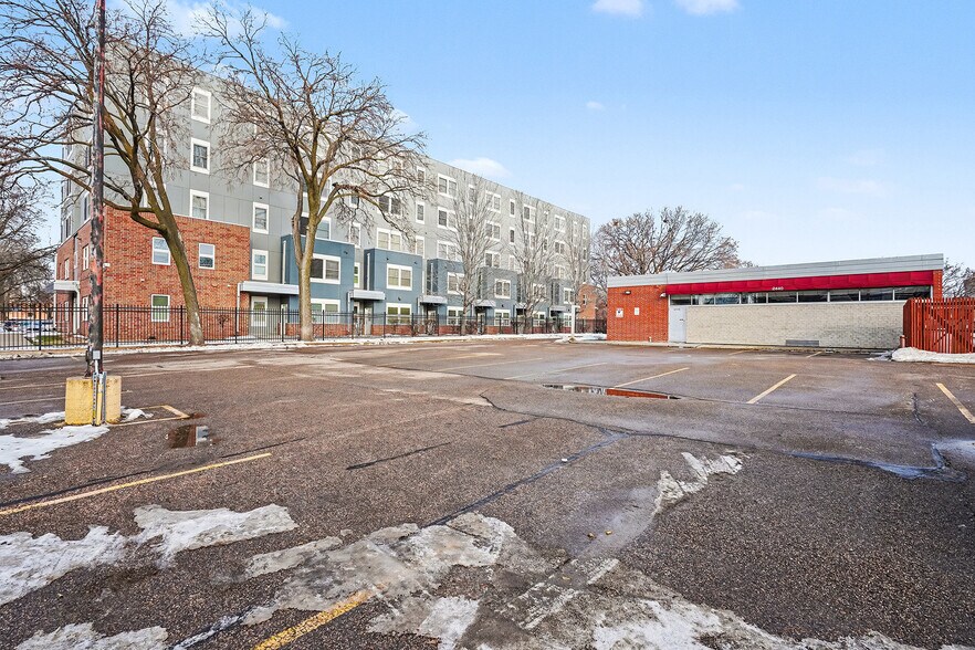 More Photos Of 2436 Park Ave, Minneapolis Office For Sale