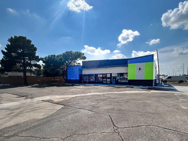 Primary Photo Of 3402 University Ave, Lubbock Convenience Store For Lease
