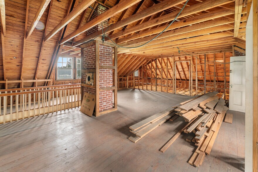 More Photos Of 11026 Ford Ave, Richmond Hill Specialty For Sale