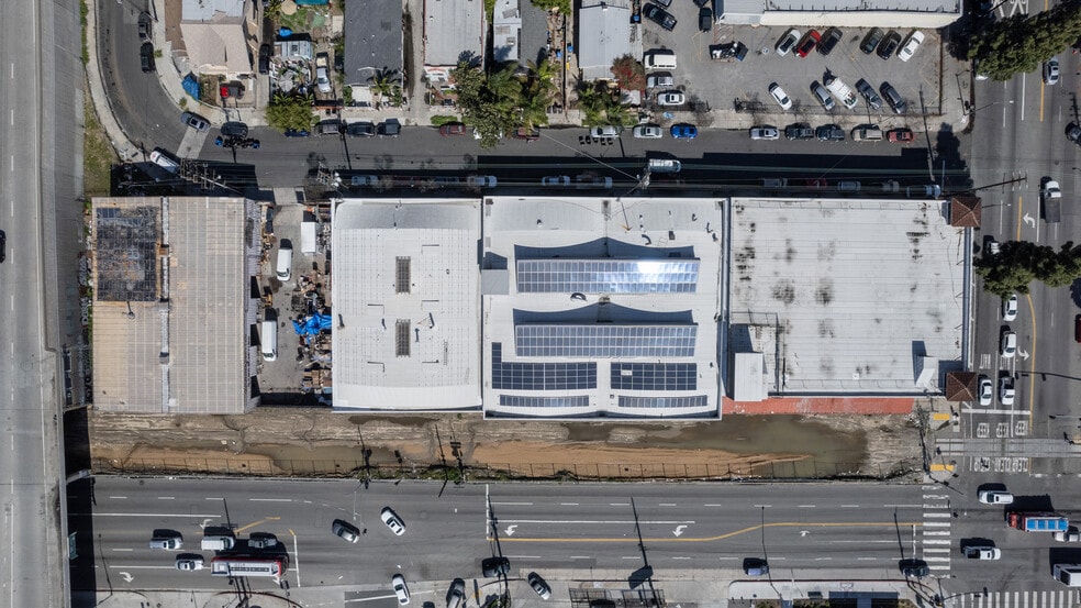 More Photos Of 314 W 58th St, Los Angeles Warehouse For Lease