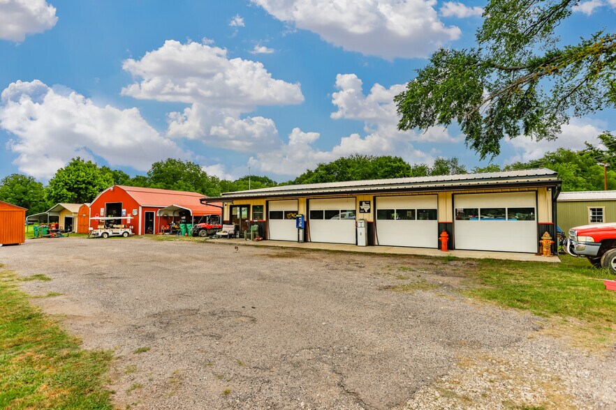 Primary Photo Of 59 Shawnee Trl, Whitesboro Showroom For Sale