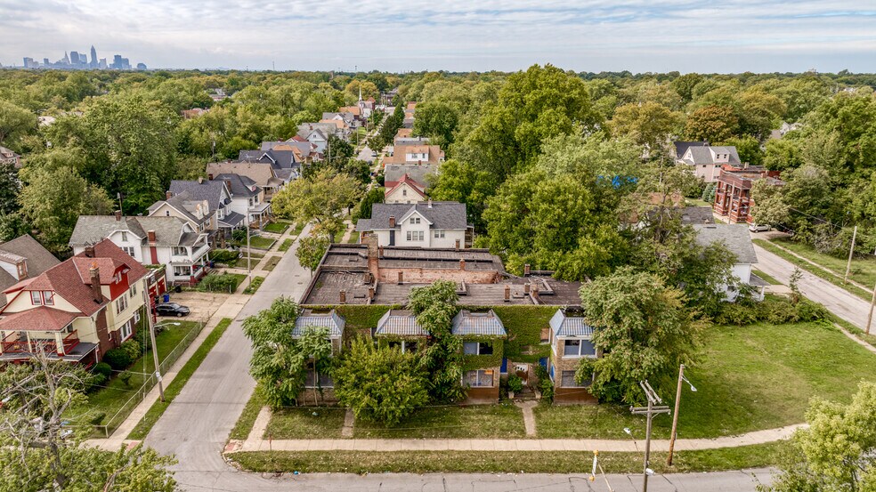 More Photos Of 880-884 Parkwood Rd, Cleveland Multifamily For Sale