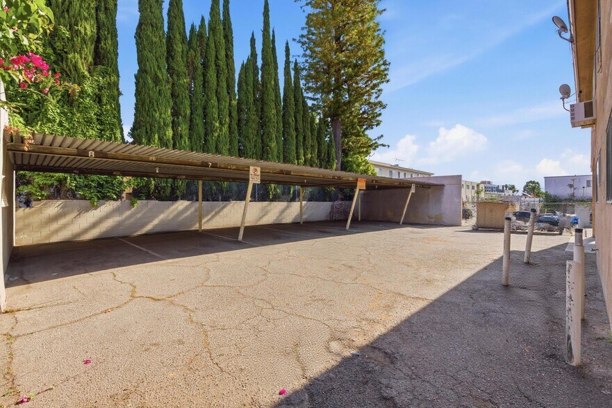 More Photos Of 18611 Clark St, Tarzana Apartments For Sale