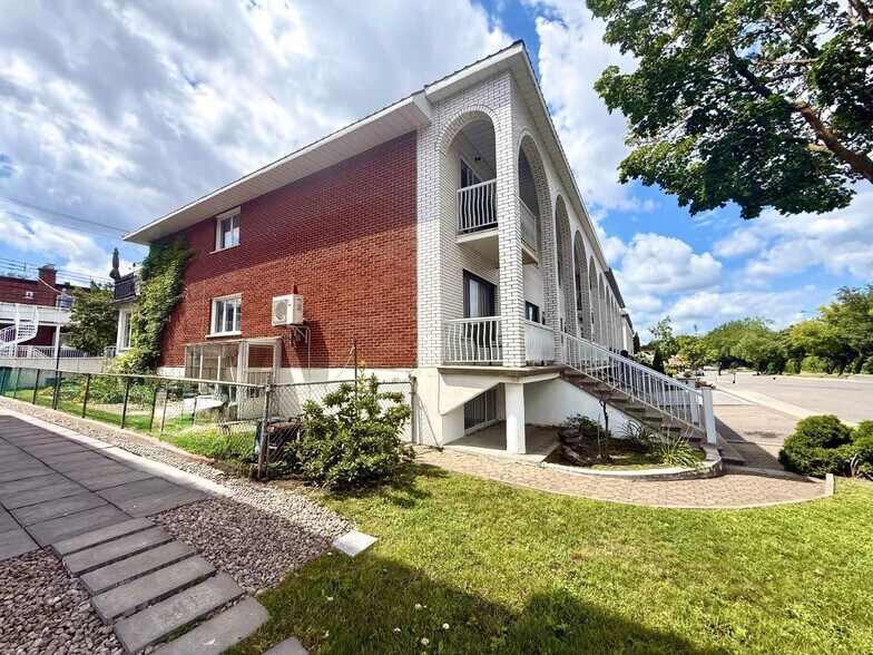 More Photos Of 8850-8856 Ravel Rue, Saint-leonard Apartments For Sale
