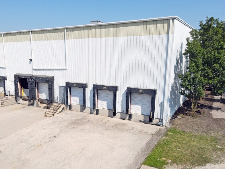 More Photos Of 2020-2108 McDonough St, Joliet Warehouse For Lease