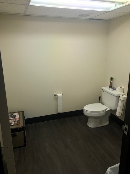 More Photos Of 3700 N Industry Ave, Lakewood Research And Development For Lease