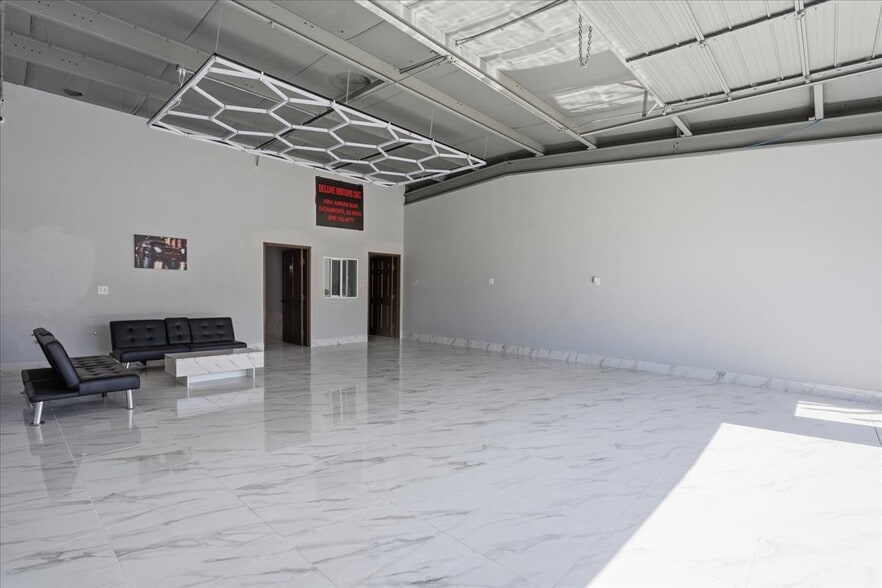 More Photos Of 4554 Auburn Blvd, Sacramento Auto Dealership For Sale